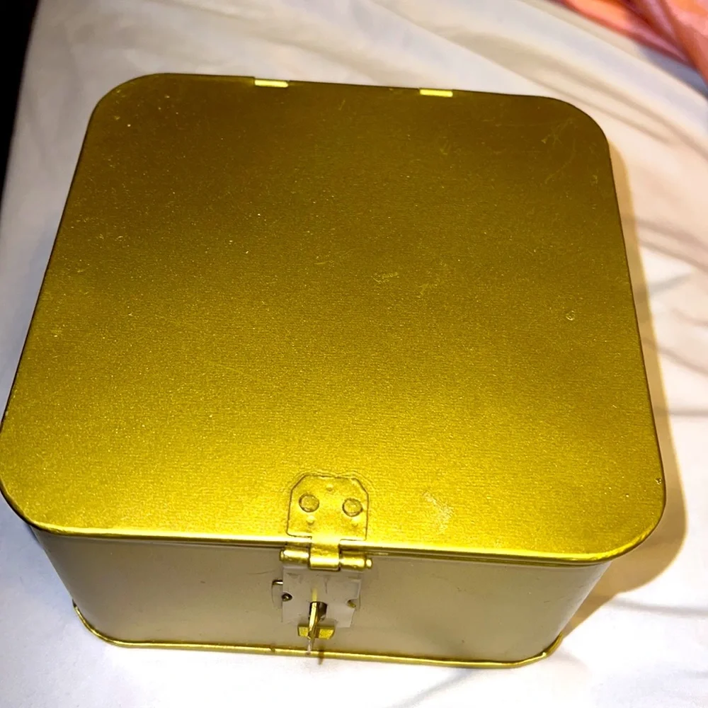 New decorative ❤️🛍️- keepsake three sizes optional use locks not included